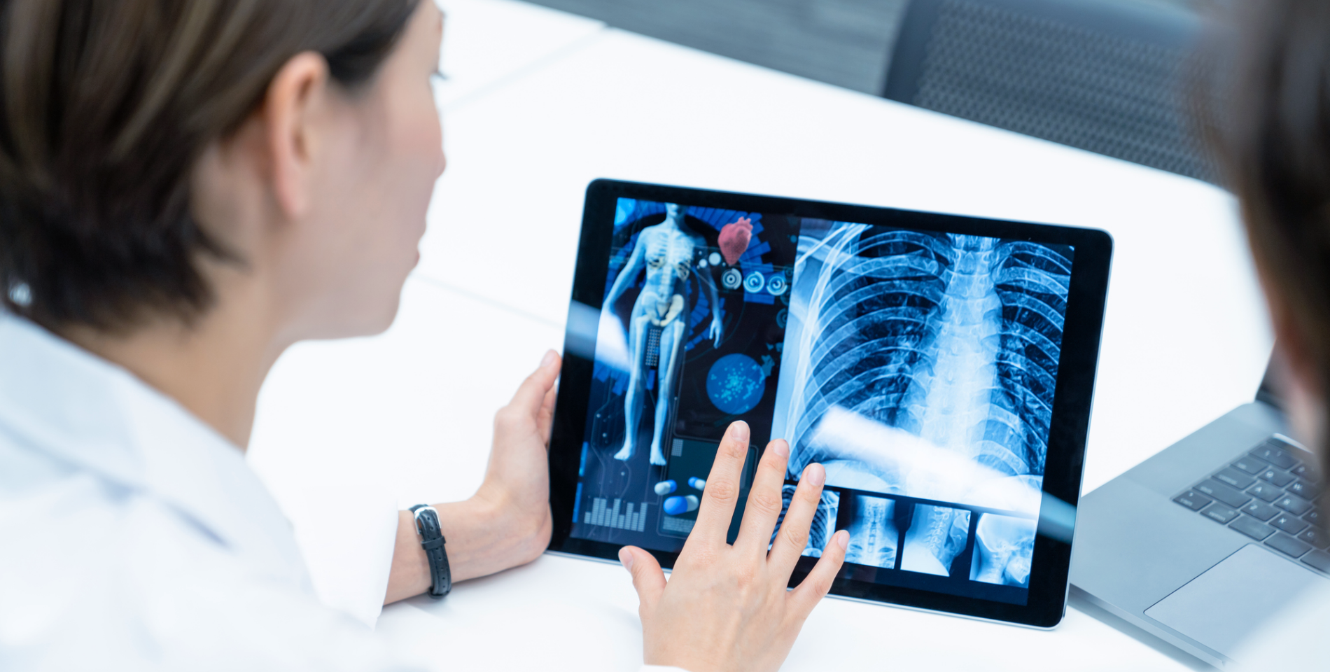 医療情報の専門家による電子カルテ支援